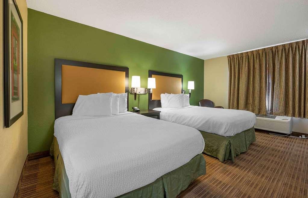 Extended Stay America Suites - Champaign - Urbana Room photo